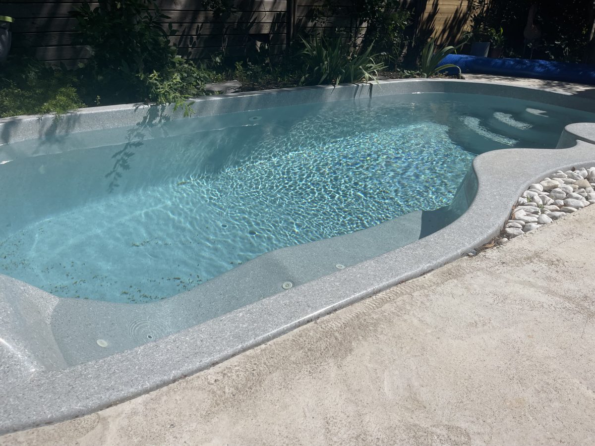 La piscine et les terrasses 2